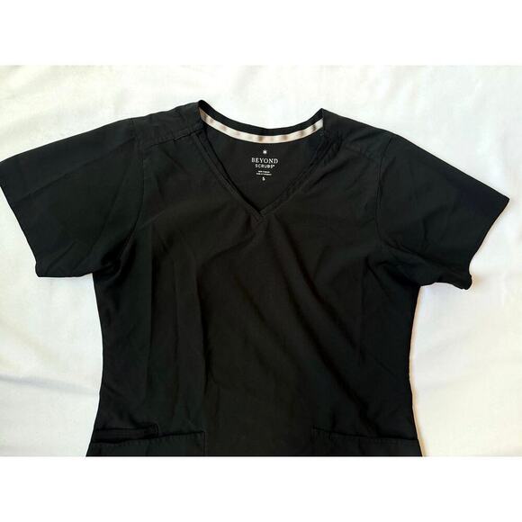 BLACK BEYOND SCRUBS SIZE SMALL SCUB TOP - Picture 3 of 4